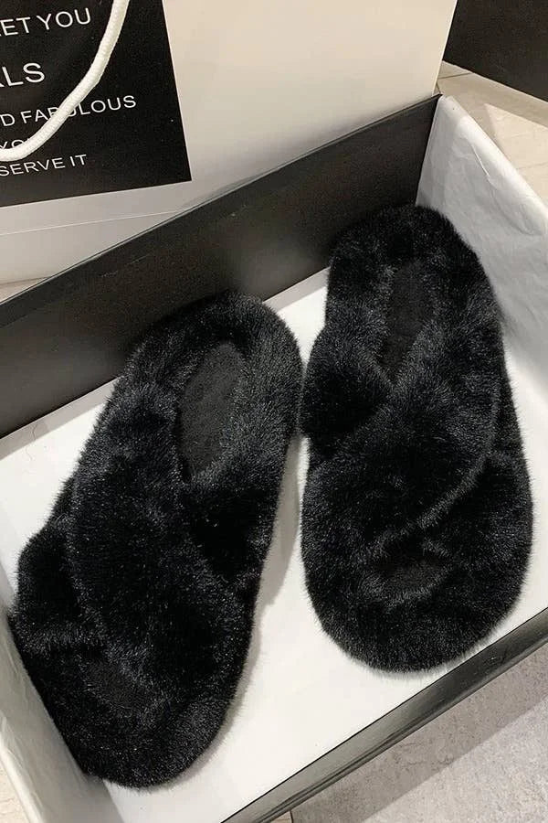 Chic Faux Fur Slipper - (BLACK)