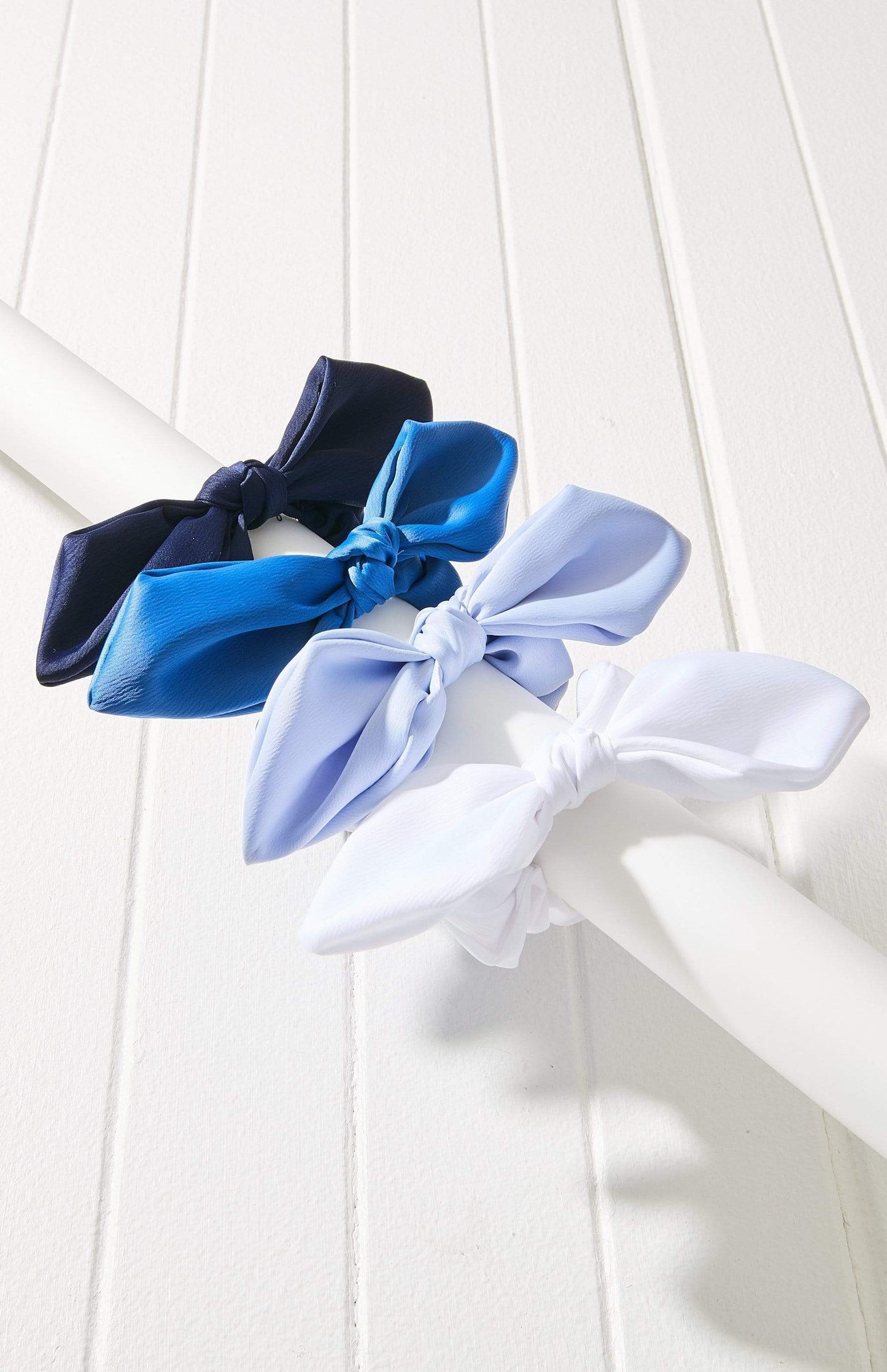 Matte Satin Bow Scrunchies Set (4)