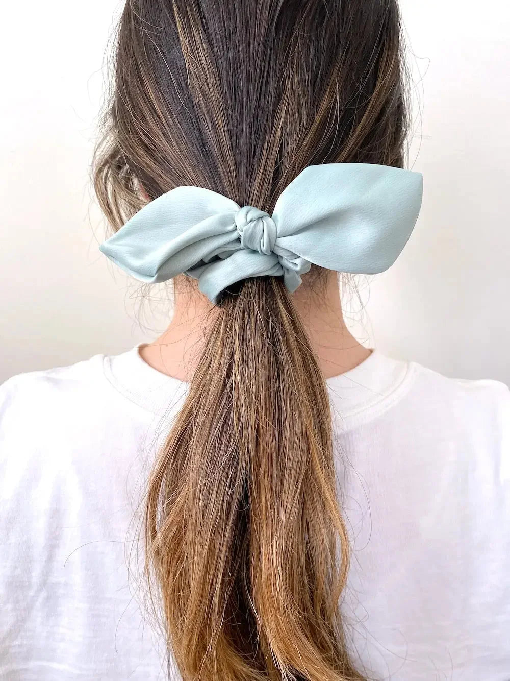 Matte Satin Bow Scrunchies Set (4)